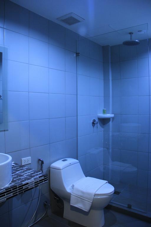 Shooters Guesthouse Pattaya Quarto foto